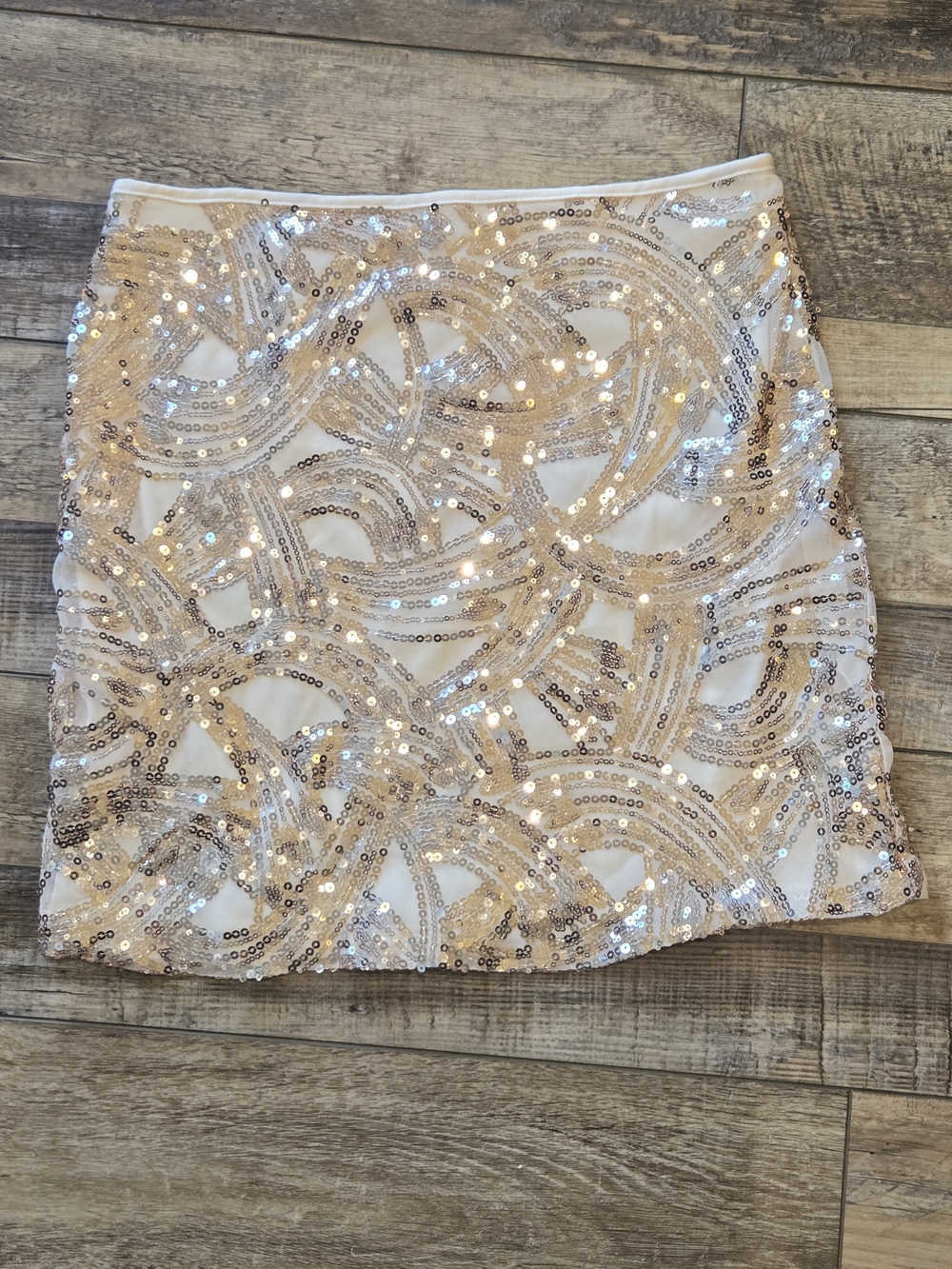 Jun  Ivy Gold Sequin Mini Skirt Size Large Geometric Swirl Party Event Rose gold